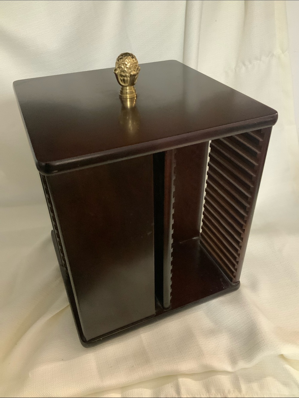 Vtg BOMBAY Company Wooden Carousel  CD DVD revolving Storage Rack Holder Wood